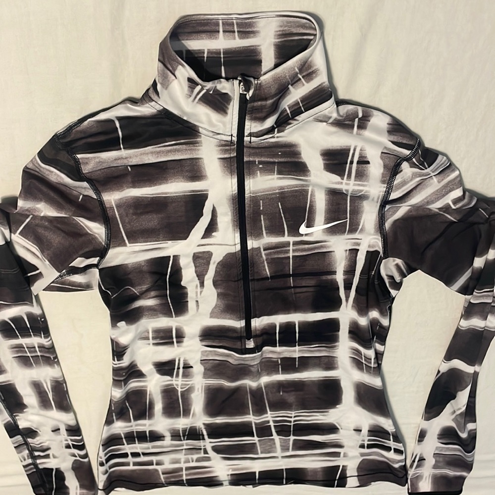 Athletic shirt